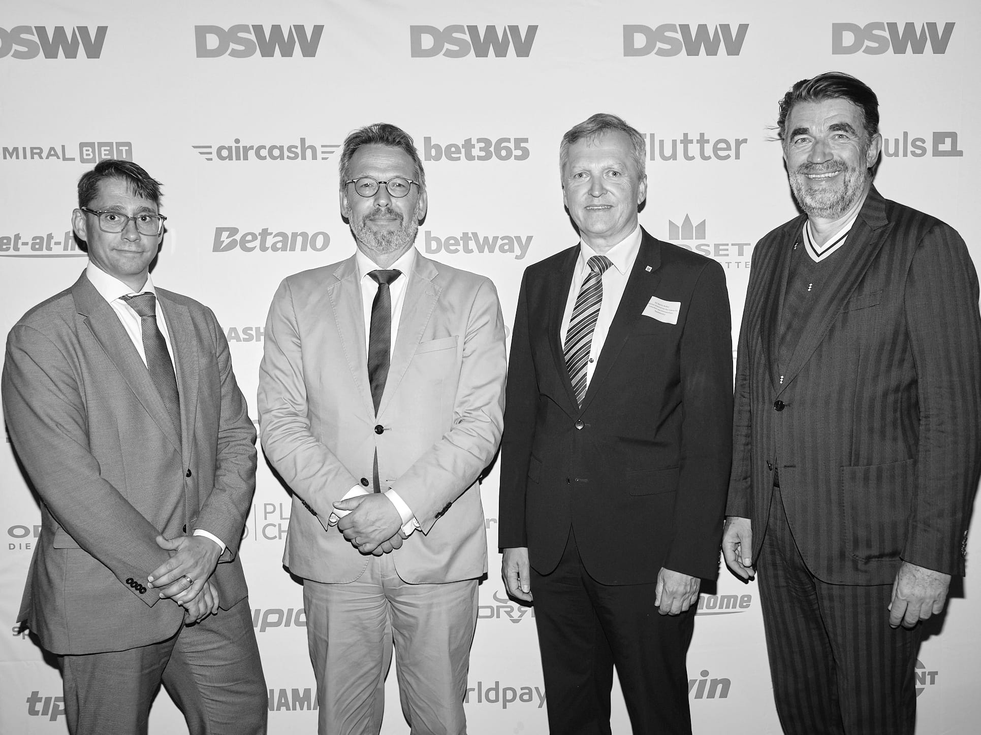 Illustre Runde: Ronald Benter (GGL), Otto Fricke (DOSB), Staatssekretär Martin Rößler (Innenministerium Hessen), Mathias Dahms (DSWV)